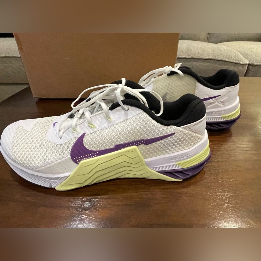 Nike Metcon 7 white purple lime green size 8